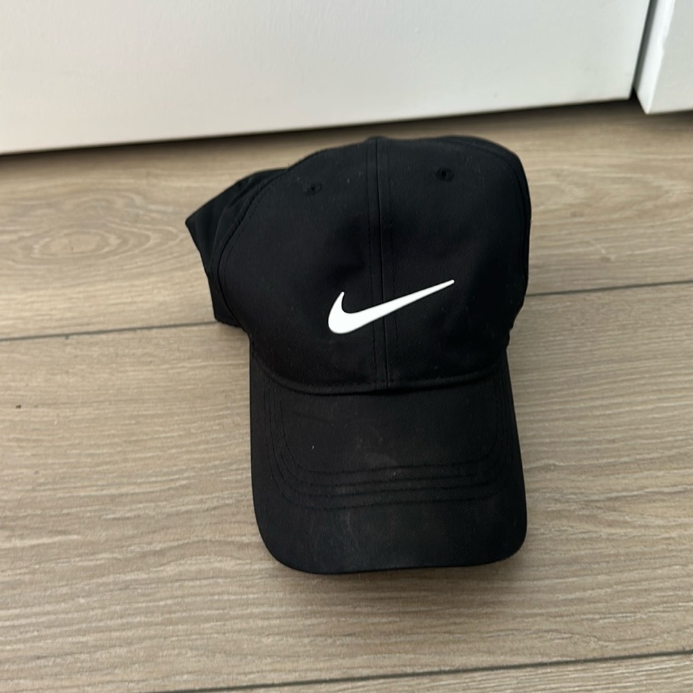 Black Nike hat